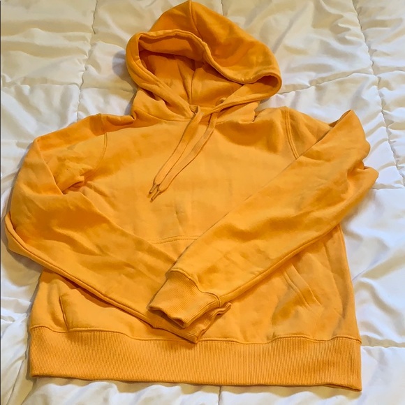 mustard yellow hoodie outfit